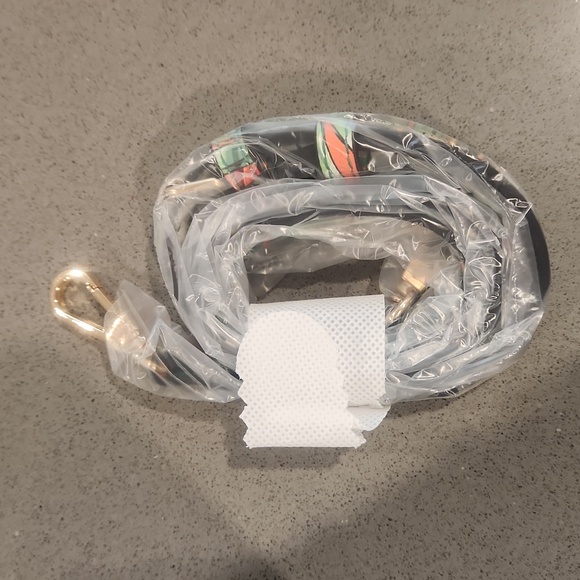 Handbag - Picture 6 of 7